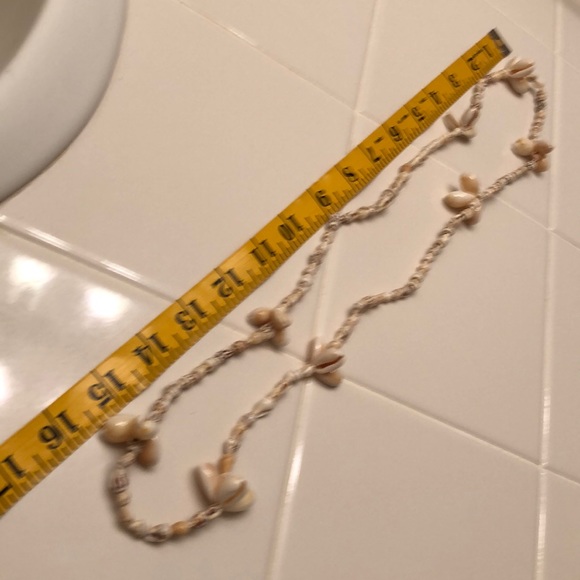 🔵 Shell Necklace - Picture 3 of 4